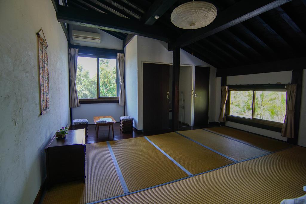 Villa Le Lotus Bleu Ishigaki  Exterior photo